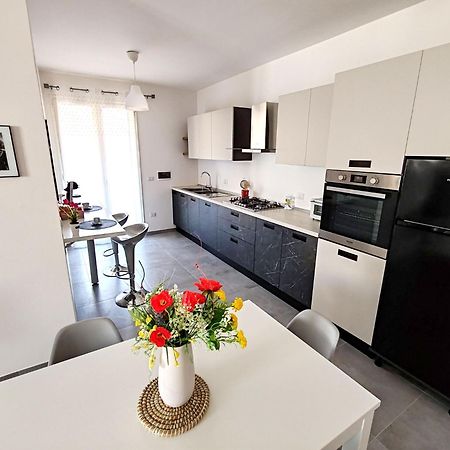 Ferienwohnung La Dama Di Loto Lecce Exterior foto